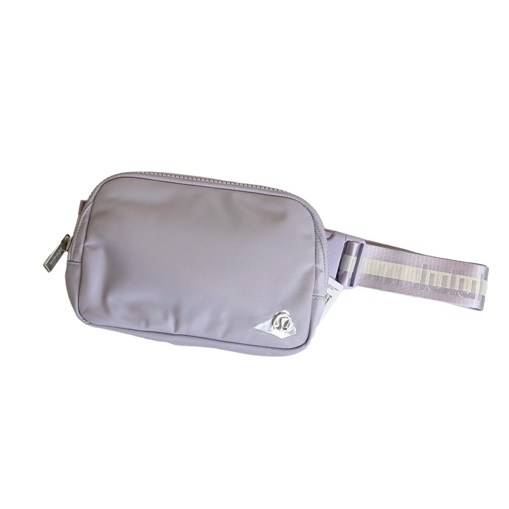 NWT Lululemon Lilac 1L Everywhere Belt Bag